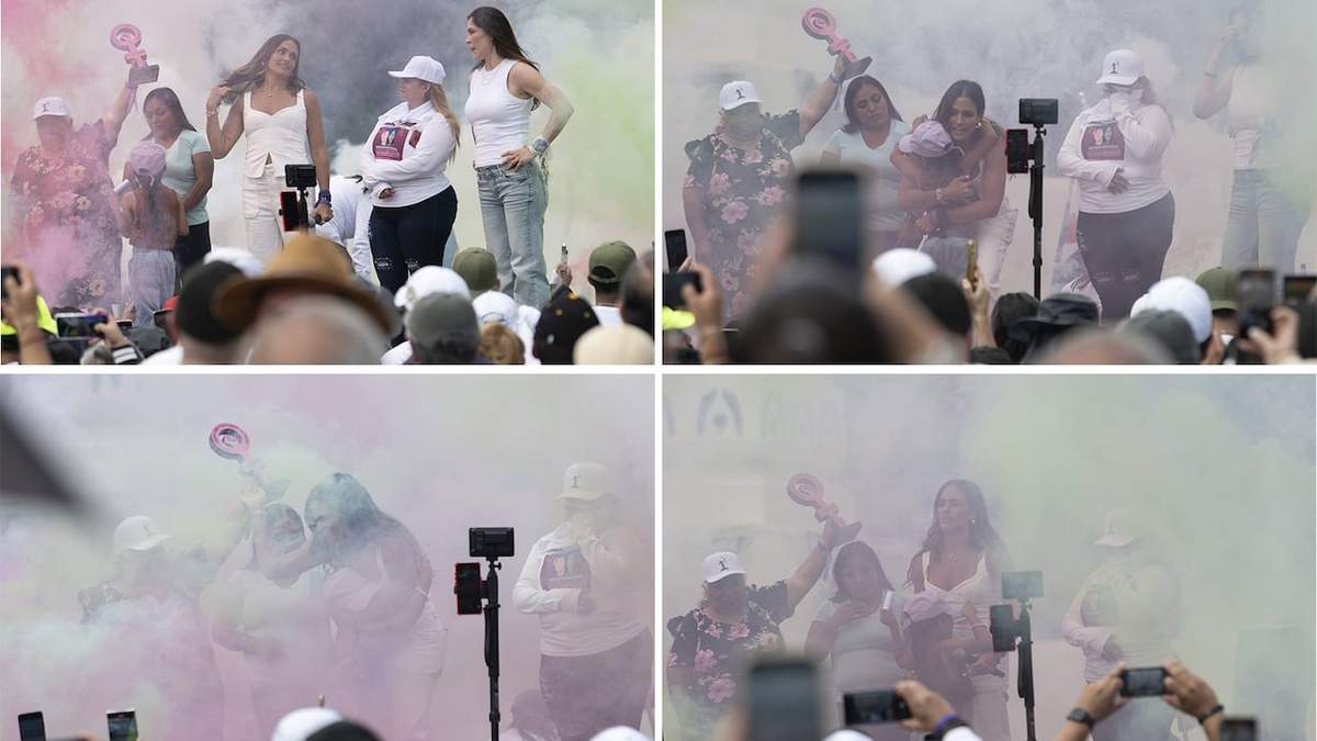 Alessandra Rojo de la Vega estuvo acompañada de la activista y víctima indirecta de feminicidio, Irinea Buendía, y de la madre buscadora, Ceci Flores