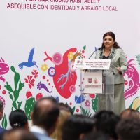 Airbnb se ajustará a la ley, advierte Brugada; omite detalles sobre padrón de anfitriones