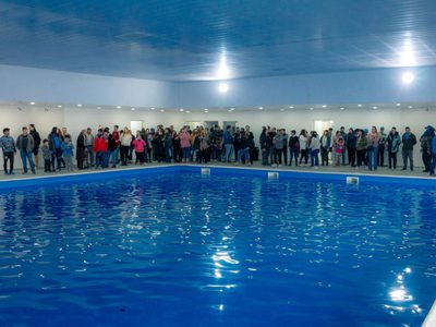 Cubierto y climatizado: así es el nuevo natatorio de Loncopué