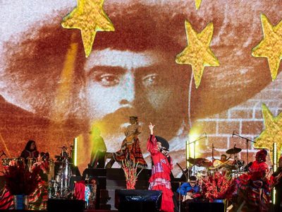 Lila Downs, un corazón festivo para sus fans