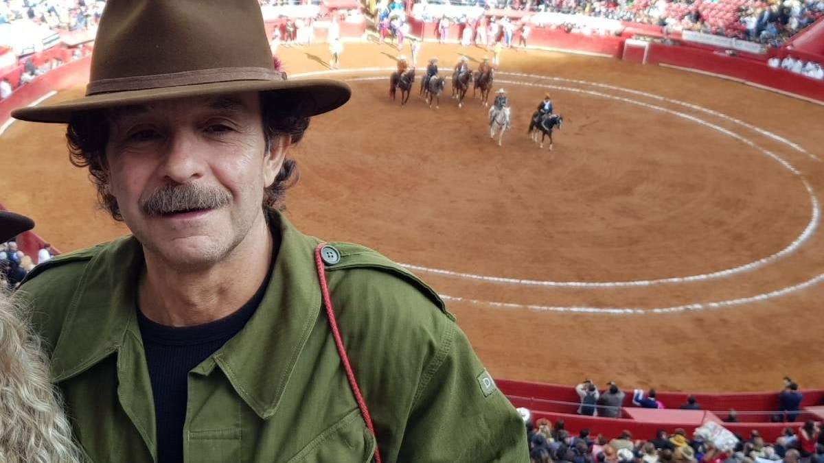 El legislador en la Plaza México en febrero de 2020