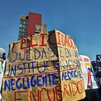 Sin incidentes, alumnos marchan a Rectoría y plantean nuevas demandas