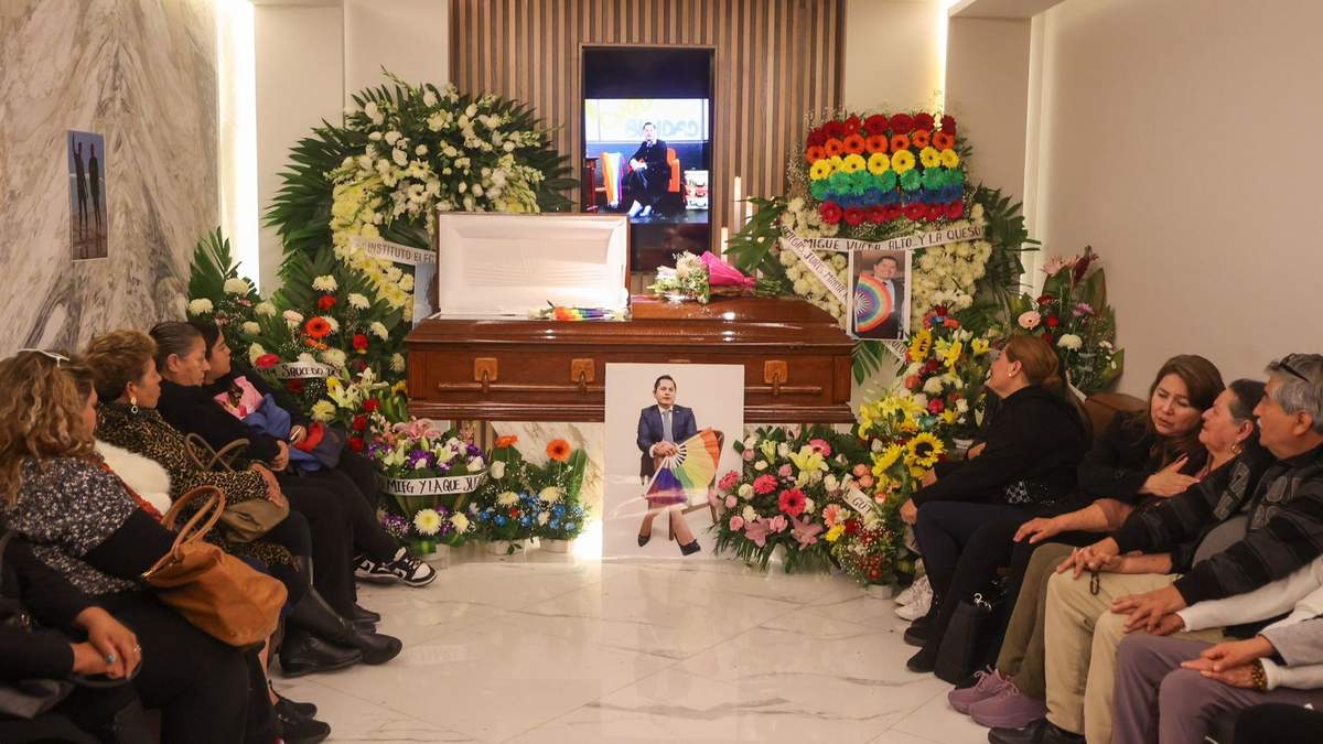 Familiares y amigos acudieron a la misa de cuerpo presente del magistrade Jesús Ociel Baena