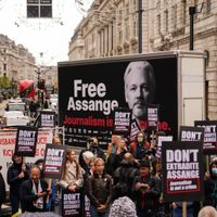 Protestas en Londres a favor de Assange al inicio de una vista sobre su extradición