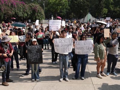 El problema de la gentrificación no son los extranjeros, es la complicidad políticos-inmobiliarias