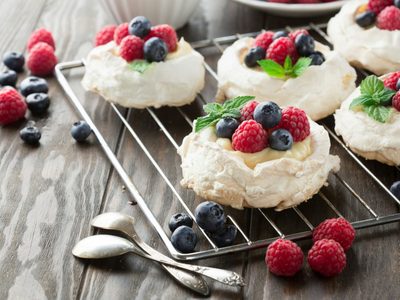Un manjar de los dioses: armá estas mini pavlovas sin TACC más ricas y baratas que las de la panadería