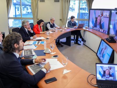 Coronavirus: los gobernadores y el presidente podrían aplicarse la vacuna rusa