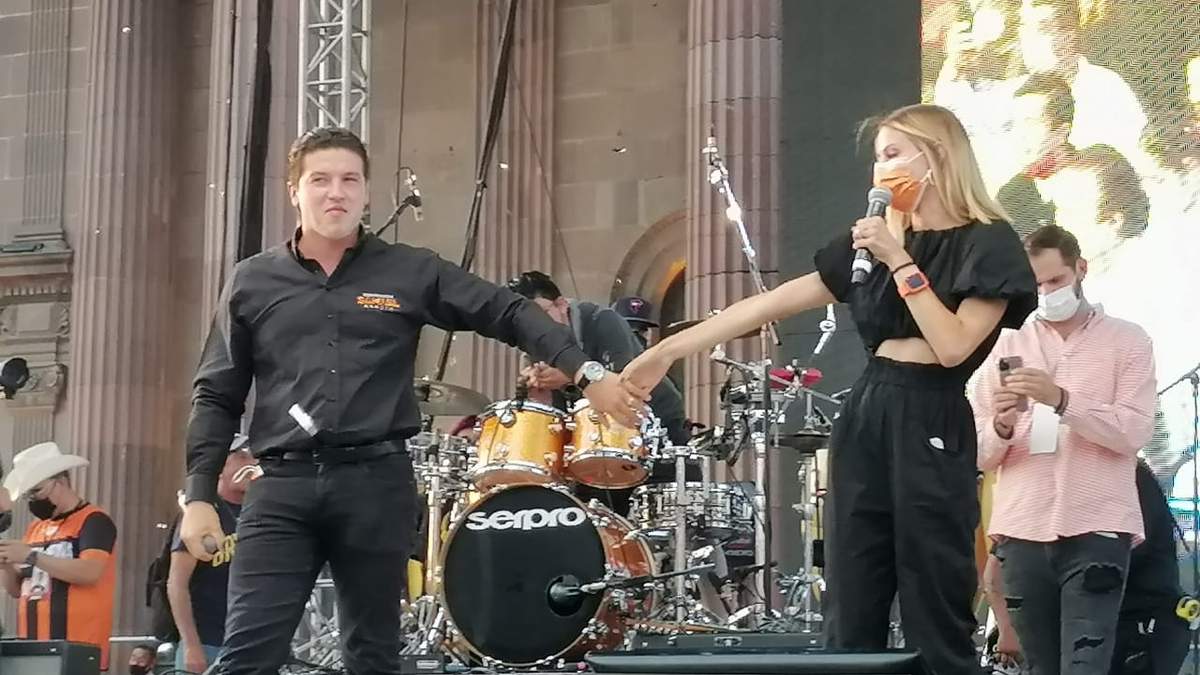 Festejo en la Macroplaza