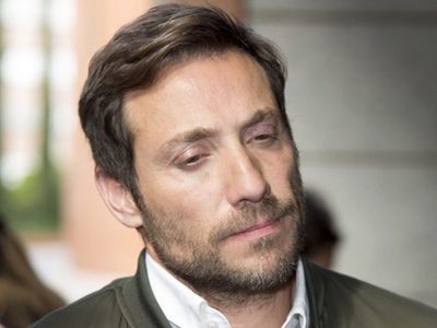 El héroe: Antonio David Flores recibe el agradecimiento de decenas de familias españolas