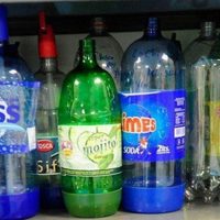 Con un sifón de soda y un poco de hilo, armá estas hermosas macetas colgantes para tu living o jardín