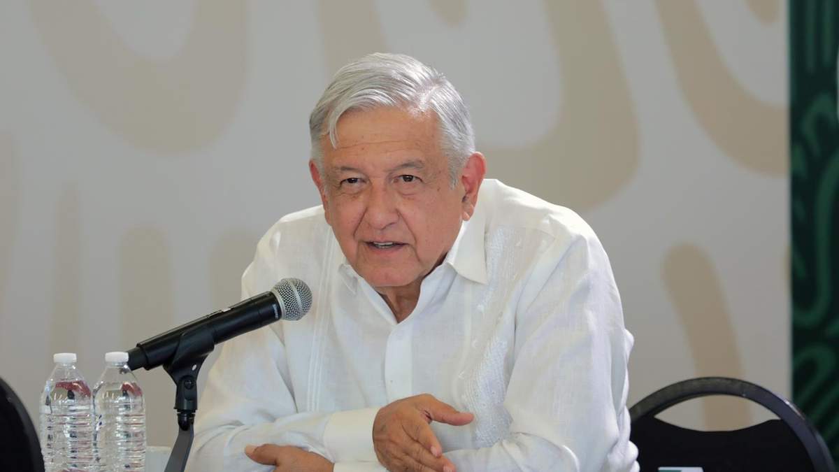 El mandatario deslizó la posibilidad de incorporar a su gabinete más adelante al actual gobernador de Tabasco
