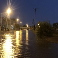 La lluvia castigó al Bajo de Neuquén con inundaciones y cortes de luz en varias zonas