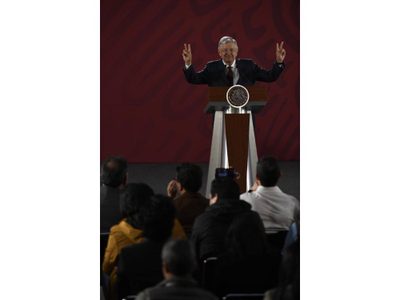 El presidente defiende la fortaleza del peso ante calificadoras y Trump