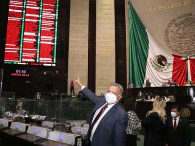 Christopher, quien acusó de abuso al diputado Saúl Huerta, sale del hospital psiquiátrico