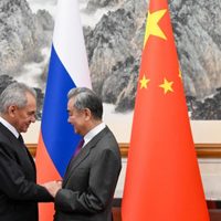 China reivindica a Rusia como "socio estratégico" para una nueva era