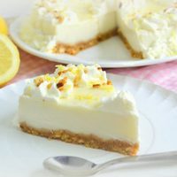 Tarta de limón y galletas: el postre sin horno que refresca y se prepara en tiempo récord