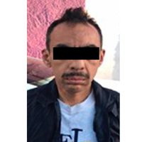 Policías detienen a un hombre que arrastraba el cadáver de una mujer por calles de la GAM