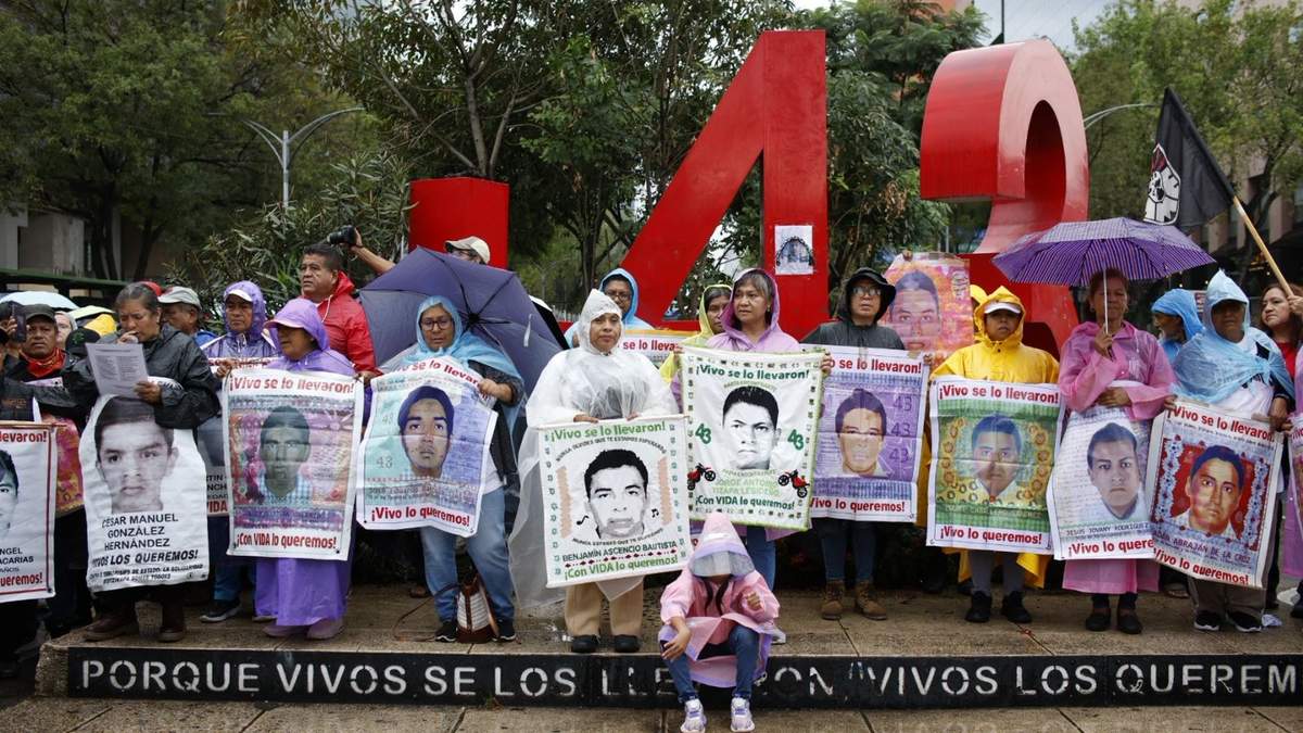 La marcha en el 11 aniversario de la desaparición de los normalistas