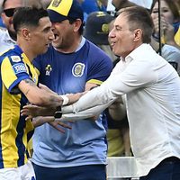 Ariel Holan se quejó porque “le bajan el precio” a Rosario Central