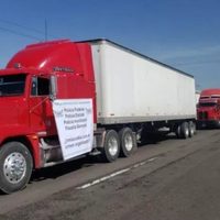 En visita de AMLO a Puebla, transportistas bloquean autopista en protesta por inseguridad