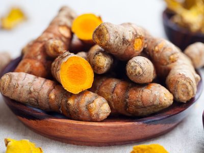 Jabón de cúrcuma: ideal para pieles grasas, más sano y fácil de hacer en casa