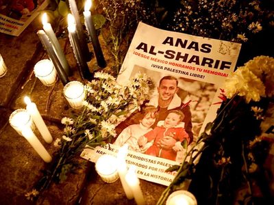 A pie del Ángel de la Independencia, honran a periodistas asesinados por Israel en Gaza
