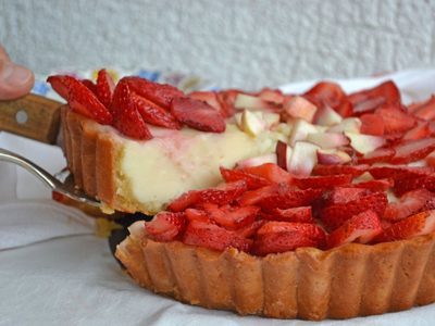 Tarta de frutillas y crema pastelera: la receta fácil para que salga perfecta y bien cremosa