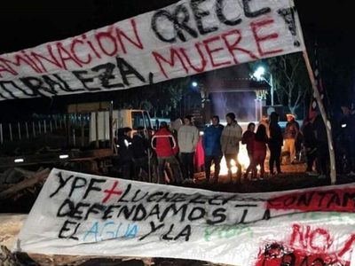 Los accesos a Vaca Muerta fueron bloqueados por la comunidad mapuche