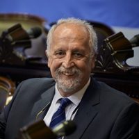 Carnaghi presentó un proyecto de ley para crear la Universidad Nacional de Los Lagos