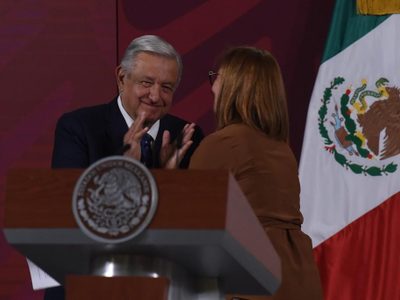 Esto dijo AMLO sobre rechazo al abrazo de Tatiana Clouthier tras anunciar su salida de Economía