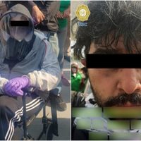 Vinculan a proceso a 2 hombres que se disfrazaron para recibir vacuna en CDMX