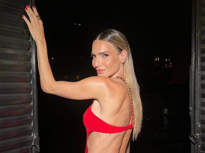 María Vázquez elige el conjunto con el color más bonito de la temporada: mirá cómo podés usarlo vos