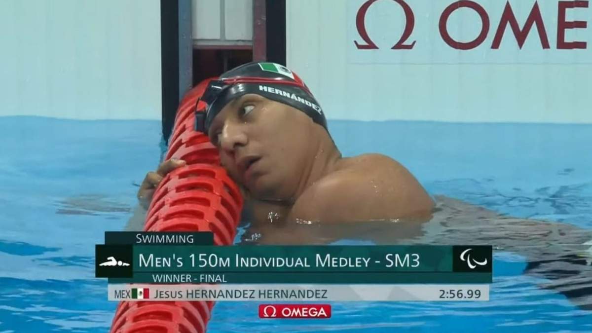 Jesús Hernández, ganador de la medalla de oro en natación