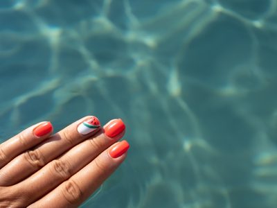 Nail Art: cuáles son los colores y los diseños en tendencia para lucir tus uñas en la playa estas vacaciones