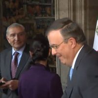 Así fue el saludo incómodo de Sheinbaum y Adán Augusto con Ebrard en el Cuarto Informe (Video)