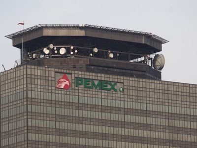Hacienda emite deuda por 12 mil millones de dólares para Pemex