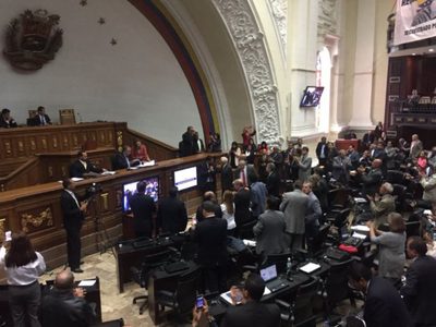 Asamblea Nacional venezolana pide a militares ignorar la orden de robar ayuda humanitaria