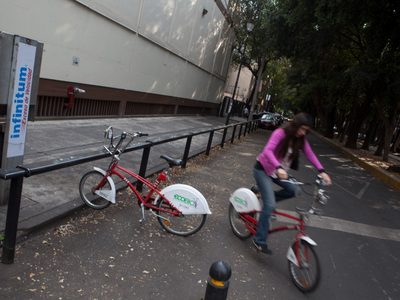 La bicicleta como medio de transporte ha ayudado a reducir el CO2, equivalente a mil 400 árboles