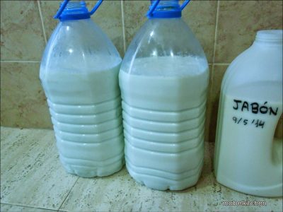 No gastés fortuna en jabón para lavar la ropa: prepará este casero con solo 1 ingrediente y muy económico
