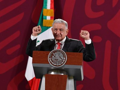 AMLO pide "avalancha de votos" en 2024 para ganar la Presidencia y la mayoría en el Congreso