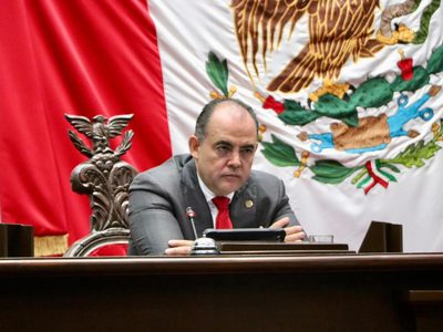 Universidad Michoacana promueve juicio político contra presidente del Congreso