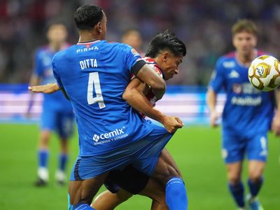 Cruz Azul rescata el empate 2-2 ante Chivas en las semifinales de la Liga MX (Videos)