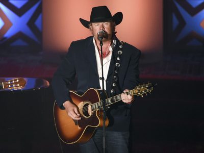 Muere el cantante y compositor de "Beer For My Horses", Toby Keith