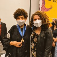 Margo Glantz recibe medalla Carlos Fuentes
