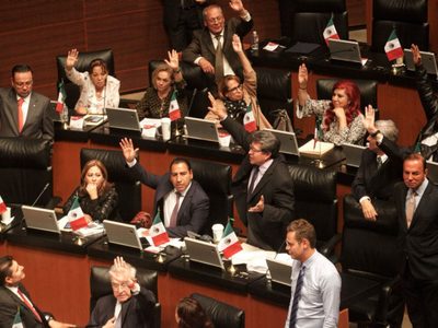 El Senado elimina lujos innecesarios al aprobar acuerdo de austeridad