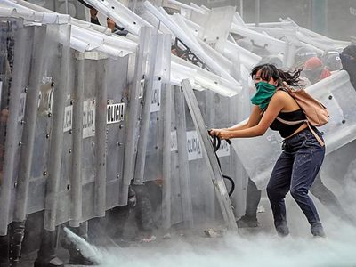 Los uniformados "se portaron muy bien"... pero dejaron una estela de heridas