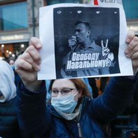 Médicos piden al opositor ruso encarcelado Navalni que ponga fin a su huelga de hambre