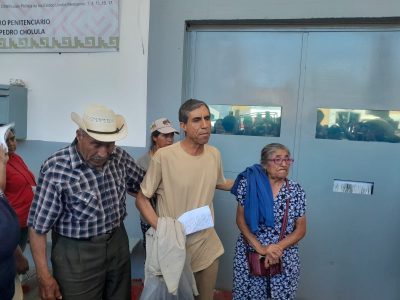Liberan al activista Renato Romero, pero sigue el proceso judicial en su contra