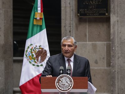 Adán Augusto niega división en bancada de Morena tras no acudir a plenaria en el Senado