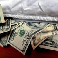 Los argentinos tienen depósitos y billetes por U$S 254.371 millones